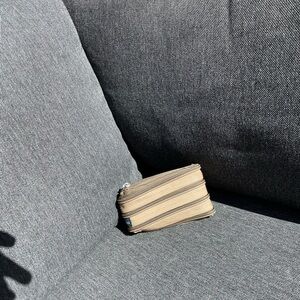 Vintage 90’s zip up wallet in green and olive